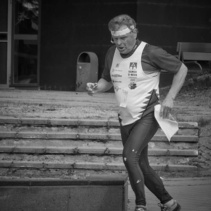 Ja Martti "tuo maaliin" myös tämän sprintin kuvasarjan.