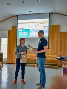 Leila Vähärautiota muistettiin KRV-villasukilla.